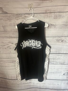 Men unleashed black and white tank top size large